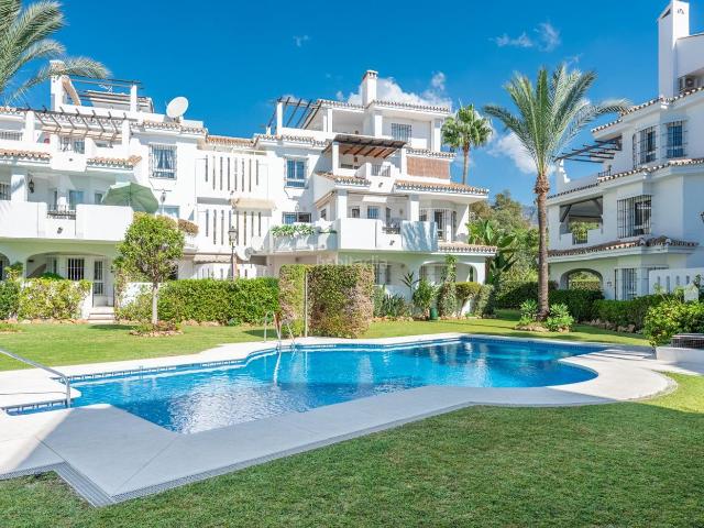 Apartamento en venta en Marbella, La Dama de Noche La Alzambra. Apartamentos.