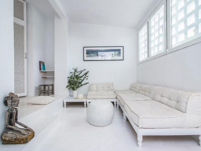 Apartamento en venta en Marbella, Las Chapas Alicate Playa. Casita estilo ibicenco con Terraza y licencia turística, a poca distancia de la playa en Marbella Este. Apartamentos.