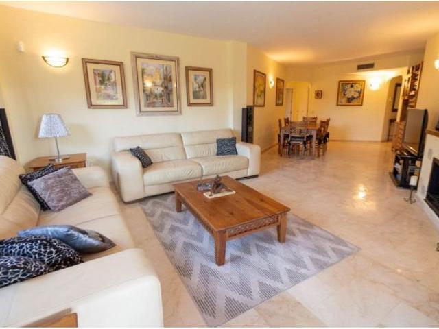 Apartamento en Venta en Marbella, Málaga