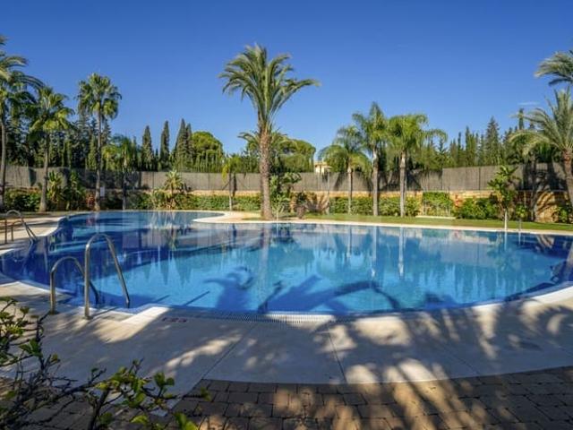 Apartamento en venta en Puerto Banus, Málaga Costa del Sol