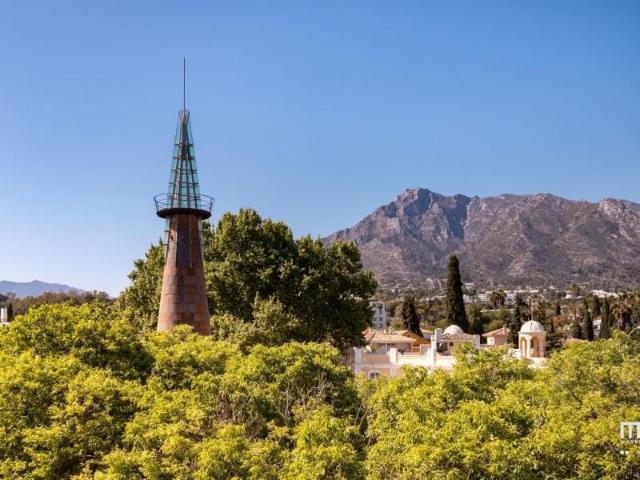 Apartamento en venta en Marbella, Marbella Golden Mile Residencial Palacio de Cong