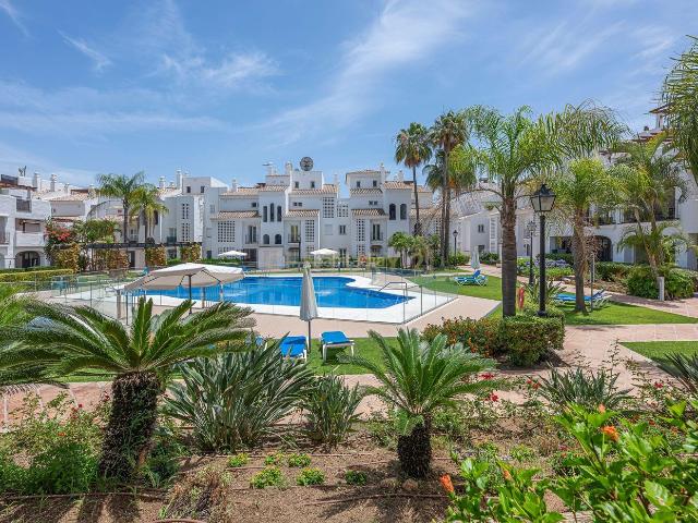 Apartamento en venta en Marbella, Nueva Alcántara. Piso orientado al sur en La Gavia, junto a la playa de San Pedro. Apartamentos.