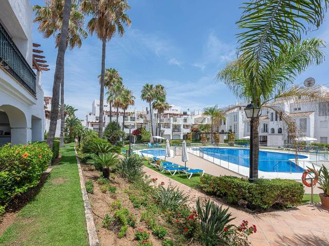 Apartamento en venta en Marbella, Nueva Alcántara. Piso orientado al sur en La Gavia, junto a la playa de San Pedro. Apartamentos.