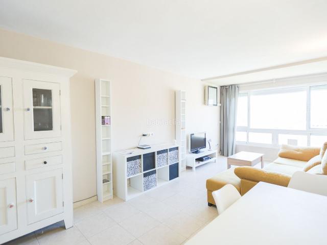 Apartamento en venta en Marbella, Nueva Andalucía centro. Oportunidad en zona privilegiada de Las Brisas Nueva Andalucía. Apartamentos.