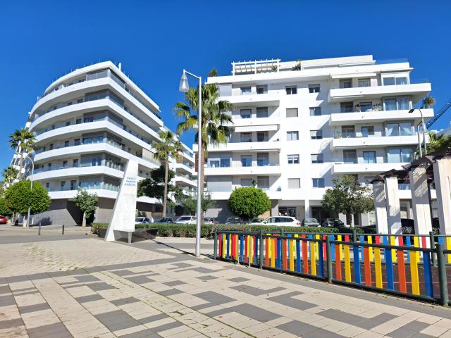 Apartamento en venta en Marbella, Nueva Andalucía centro. Apartamento en Planta Media en venta en Nueva Andalucía. Apartamentos.
