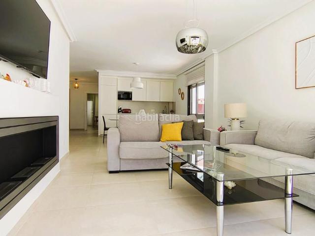 Apartamento en venta en Marbella, Nueva Andalucía centro. Apartamentos.