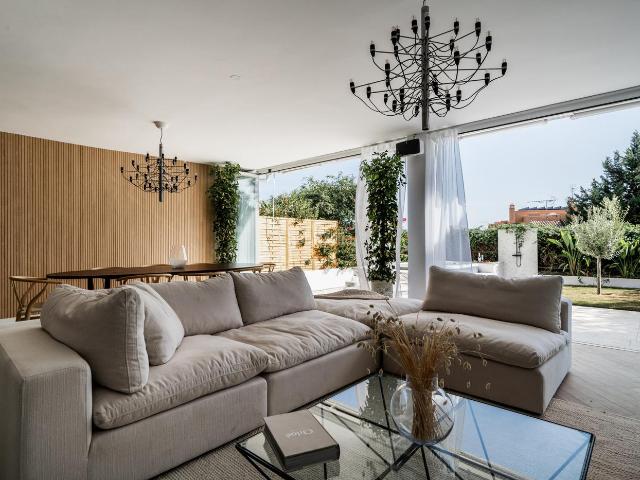 Apartamento en venta en Marbella, Nueva Andalucía centro. TU APARTAMENTO CON JACUZZI PRIVADO EN MARBELLA. Apartamentos.