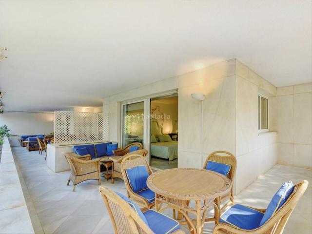 Apartamento en venta en Marbella, Playa Bajadilla Puertos. Apartamentos.