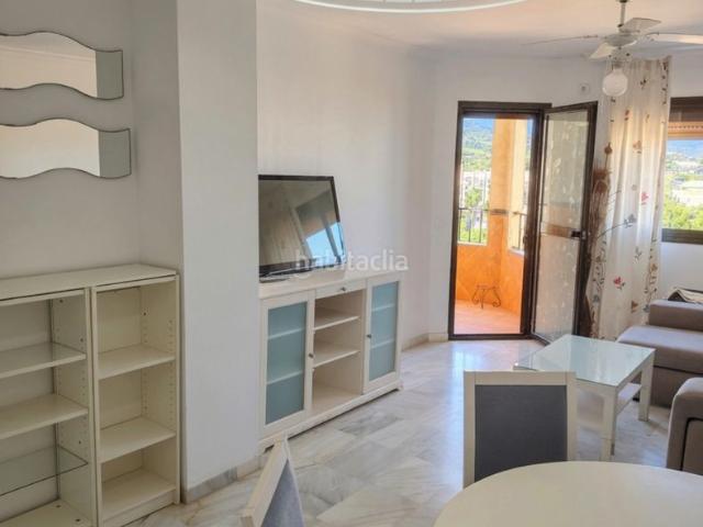 Apartamento en venta en Marbella, Playa Bajadilla Puertos. Excelente Piso a Solo 200 Metros de la Playa en Marbella. Apartamentos.