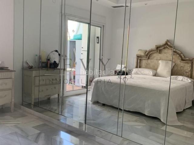 Apartamento en venta en Marbella, Puerto Banús. Apartamentos.