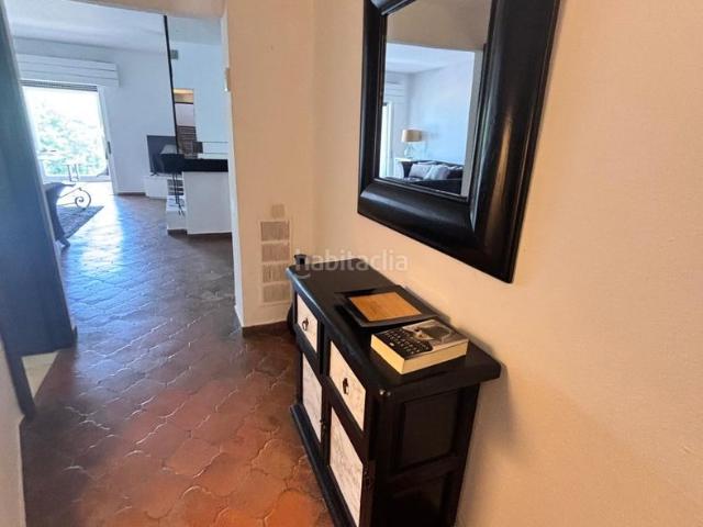 Apartamento en venta en Marbella, Puerto Banús. Elegante Apartamento con Vistas al Mar en el Corazón de Puerto Banús. Apartamentos.