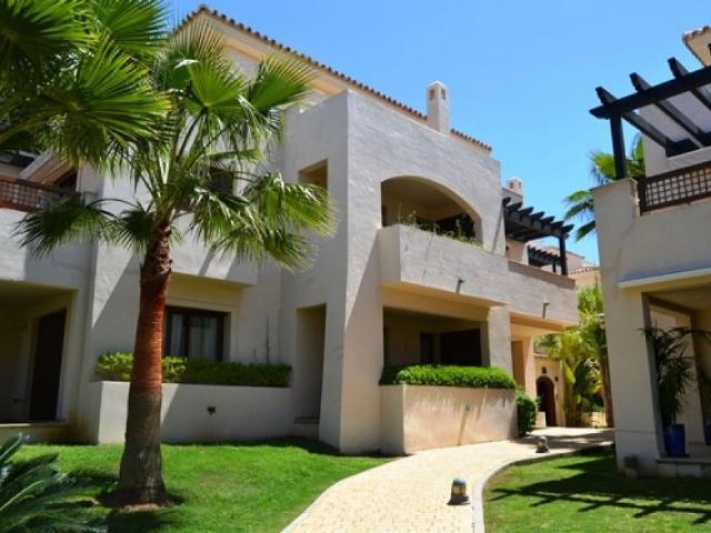 Apartamento en venta en Marbella Puerto Banus, Marbella co. 145m² Marbella