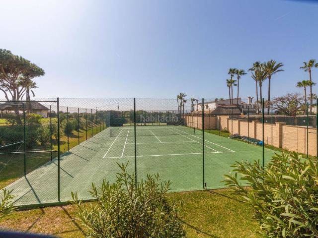 Apartamento en venta en Marbella, Romana Playa. Apartamentos.