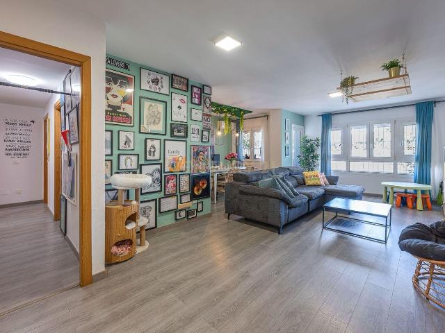 Apartamento en venta en Marbella, Rodeo Alto Guadaiza La Campana. Amplio piso de 3 dormitorios en Albatroz IV La Campana, Nueva Andalucía. Apartamentos.