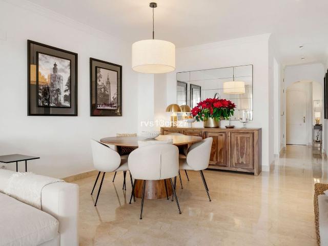 Apartamento en venta en Marbella, Santa María. Apartamentos.