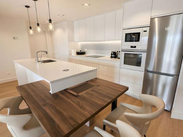 Apartamento en venta en Marbella, San Pedro de Alcántara Pueblo. Apartamento en Planta Media en San Pedro de Alcántara. Apartamentos.