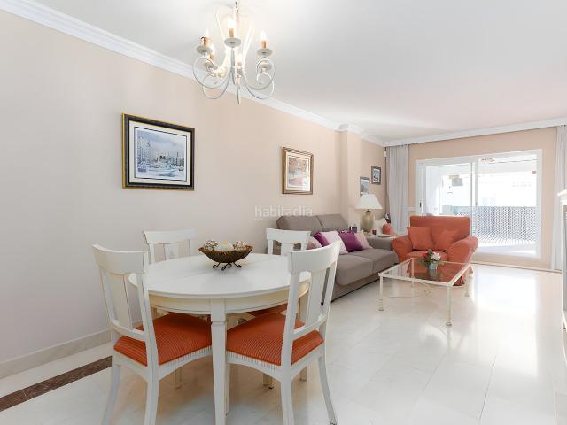 Apartamento en venta en Marbella, San Pedro de Alcántara Pueblo. Apartamento en Planta Media en San Pedro de Alcántara. Apartamentos.