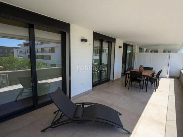 Apartamento en venta en Marbella, San Pedro de Alcántara Pueblo. Luminoso Piso Moderno de 2 Dormitorios con Terraza de 30 m. Apartamentos.