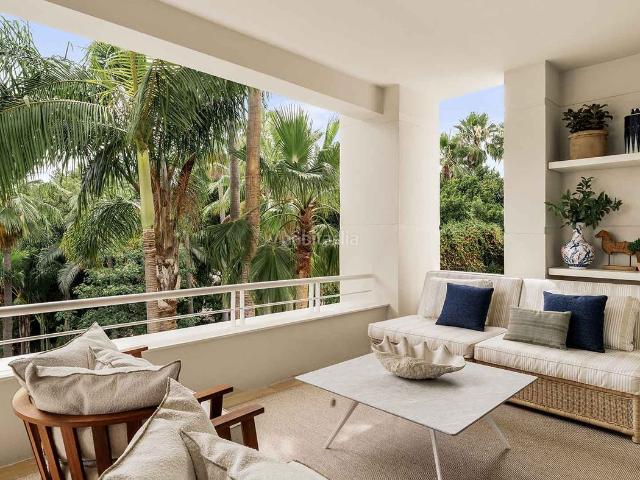 Apartamento en venta en Marbella, Sierra Blanca. Apartamento con vistas al mar en El Retiro de Nagüeles, Marbella en venta. Apartamentos.