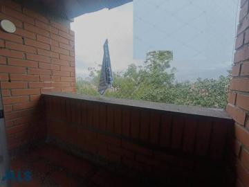 Apartamento En Venta En Medellin En Loma De Los Bernal V322042