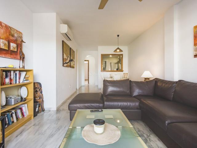 Apartamento en venta en Mijas, Calahonda. Apartamento de 2 habitaciones en venta a poca distancia de la playa. Apartamentos.