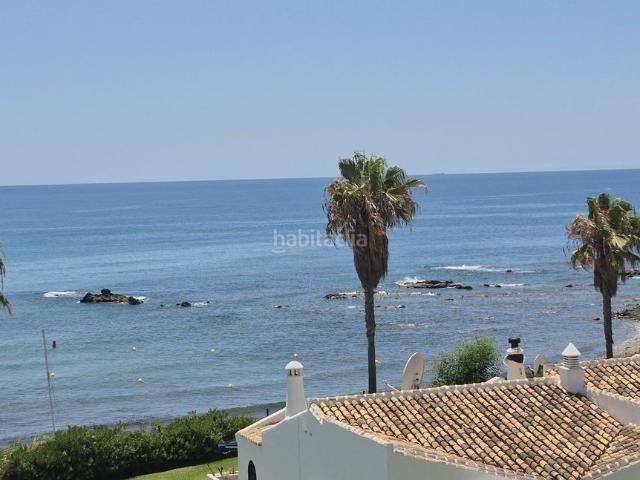 Apartamento en venta en Mijas, Calahonda. Apartamento en Primera Línea de Playa con Vistas al Mar en Calahonda Acceso Directo a la PlayaEN Beachfront Apartment with Sea Vi. Apartamentos.