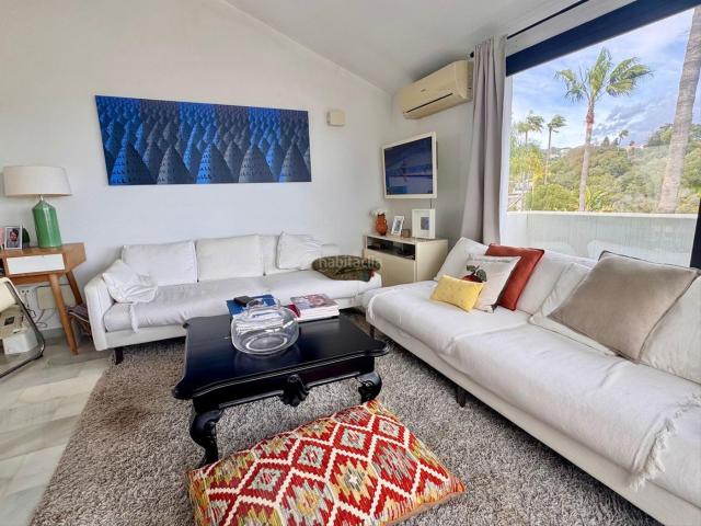 Apartamento en venta en Mijas, Calahonda. Apartamento en Última Planta de 2 dormitorios en Calahonda. Apartamentos.