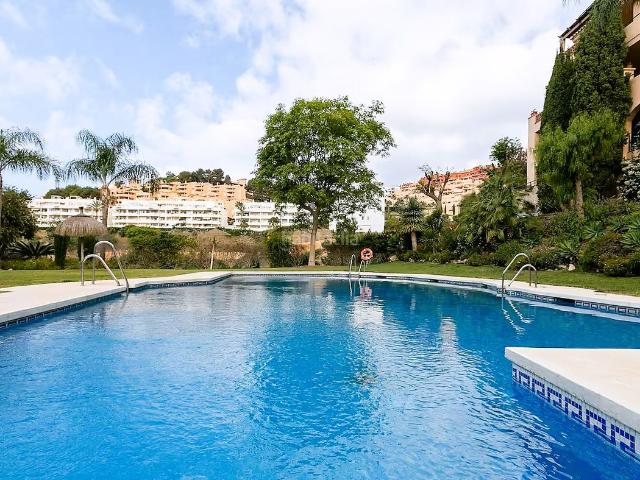 Apartamento en venta en Mijas, Calahonda. Apartamentos.