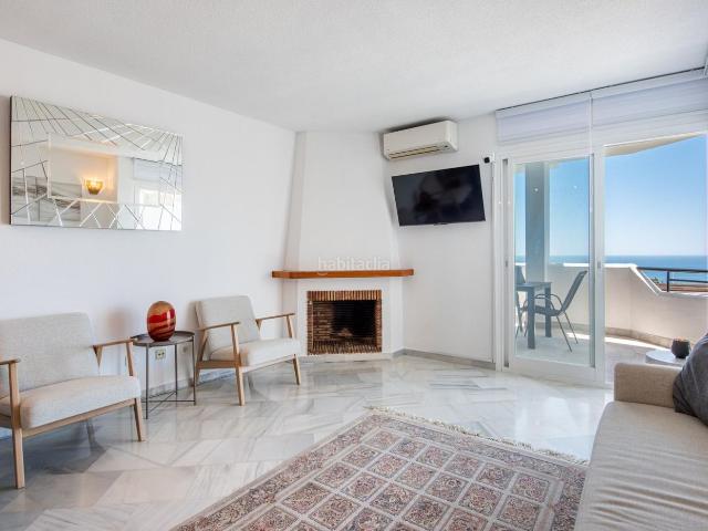 Apartamento en venta en Mijas, Calahonda. Stylishly Renovated Apartment with Breathtaking Sea Views. Apartamentos.