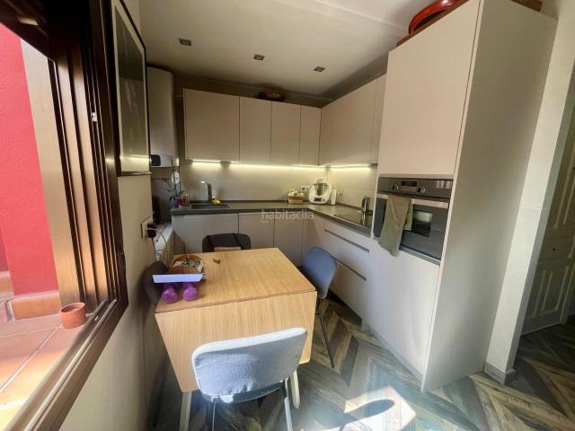 Apartamento en venta en Mijas, Centro. Presentamos un espectacular apartamento reformado, ubicado a solo 10 minutos caminando del vibrante centro de Fuengirola. Apartamentos.