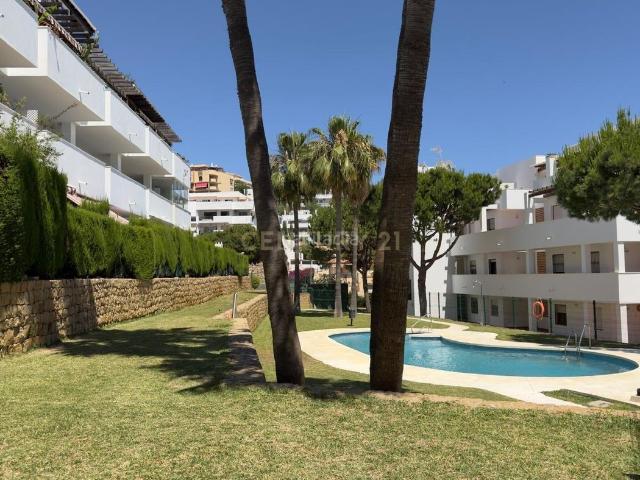 Apartamento en venta en Mijas, La Cala Mijas. Apartamento de 2 dormitorios 2 baños en La Cala de Mijas Urbanización privada con piscinas. Apartamentos.