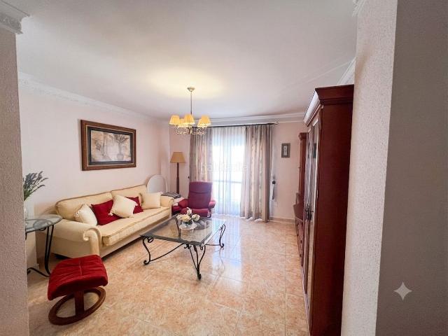 Apartamento en venta en Mijas, Los Ríos. Amplio piso de 3 dormitorios con terraza, garaje y trastero!. Apartamentos.