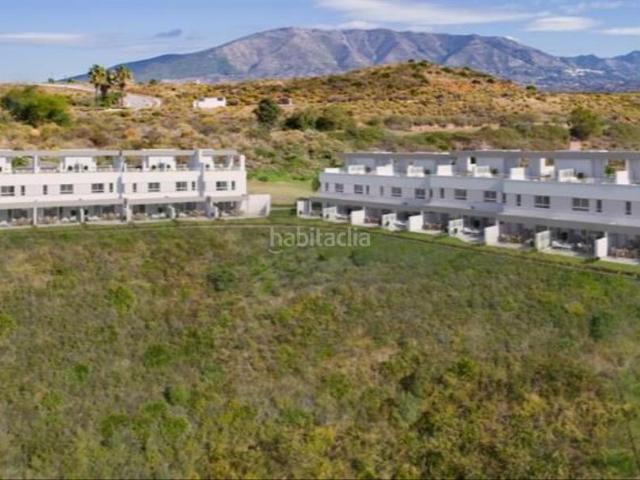 Apartamento en venta en Mijas, Mijas Golf. Aprovecha la oportunidad de Invertir en un exclusivo proyecto inmobiliario de 40 casas adosadas con una arquitectura contemporáne. Apartamentos.