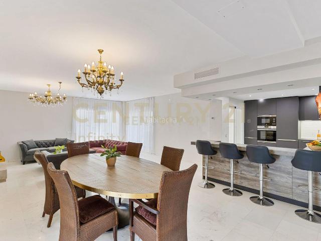 Apartamento en venta en Mijas, Riviera del Sol. Espectacular adosado en Mijas, Málaga con vistas panorámicas. Apartamentos.