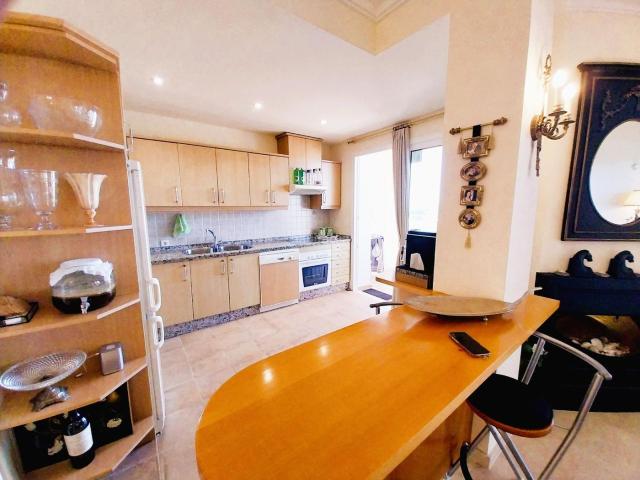 Apartamento en venta en Mijas, Riviera del Sol. Espectacular apartamento de 3 dormitorios con impresionantes vistas al mar, cerca del Golf de Miraflores, garaje y trastero. Apartamentos.