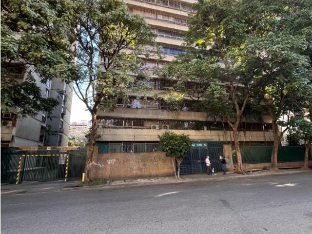 Apartamento en venta en Montalban La Villa 3H/2B/2PE