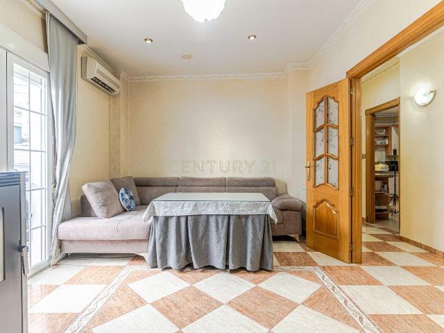 Apartamento en venta en Montefrío. GRAN PISO DE 4 DORMITORIOS EN MONTEFRÍO. AMPLITUD, LUMINOSIDAD Y CONFORT. Apartamentos.