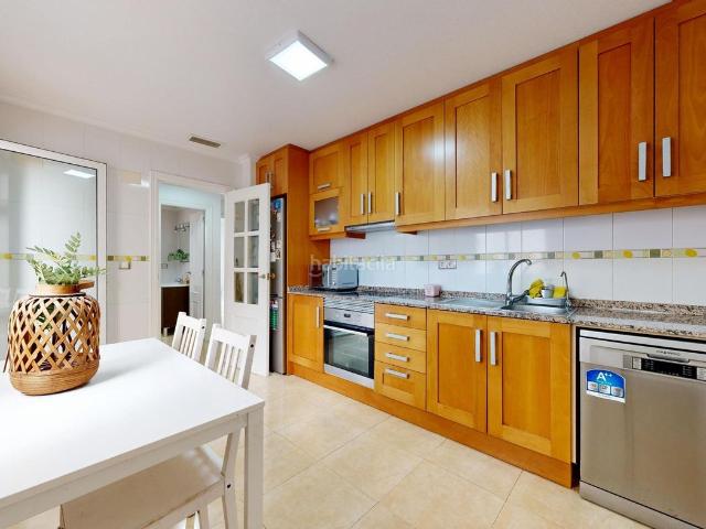 Apartamento en venta en Montesinos Los. Planta baja de 3 dormitorios con piscina comunitaria y aire acondicionado por conductos. Apartamentos Montesinos.
