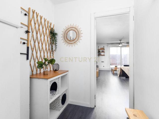Apartamento en venta en Mollet del Vallès, Estació de França. Ático con espectacular terraza, parking y luz natural. Apartamentos Mollet del.