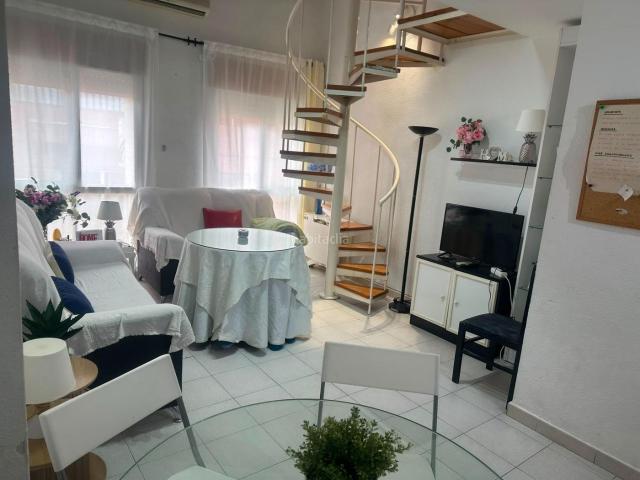Apartamento en venta en Murcia, Santa Eulalia. DÚPLEX EN PLENO CENTRO DE MURCIA JUNTO A LA MERCED LUMINOSO Y CON GRAN POTENCIAL. Apartamentos.
