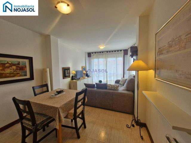 Apartamento en venta en Noja, Ris. REF 000063 PRECIOSO Y AMPLIO APARTAMENTO EN RIS, URBANIZACIÓN CON PISCINA, VISTAS ABIERTAS, AMPLIO GARAJE CERRADO. Apartamentos.