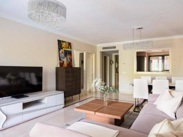Apartamento en Venta en Nueva Andalucía centro