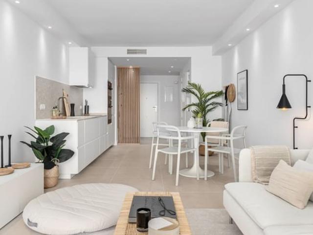 Apartamento en venta en Nueva Andalucia, Málaga Costa del Sol