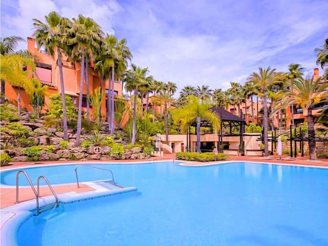 Apartamento en venta en Nueva Andalucia, Málaga Costa del Sol