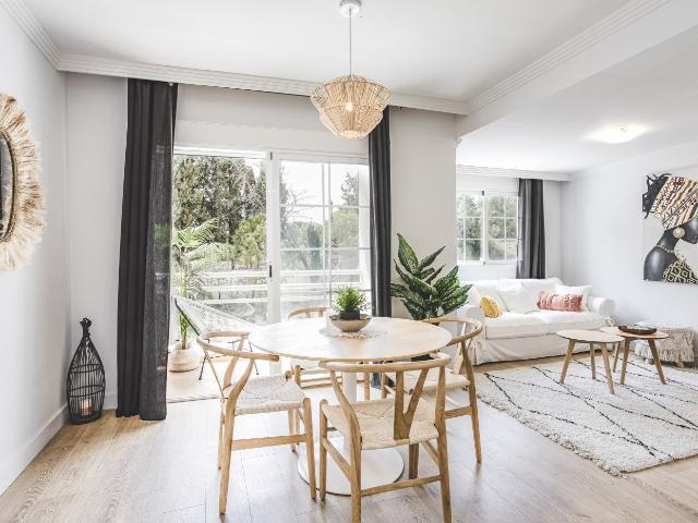 Apartamento en venta en Nueva Andalucia, Marbella con 2 dorm. 80m² Marbella