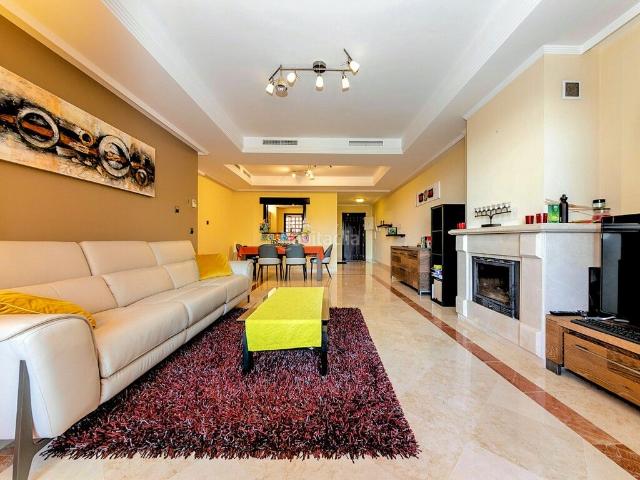Apartamento en venta en Ojén, La Mairena. Apartamento de 2 dormitorios con jardín en venta en Las Lomas del Soto, La Mairena, sobre Elviria. Apartamentos.
