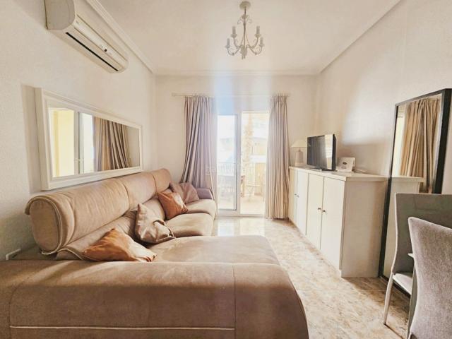Apartamento en venta en Orihuela, Aguamarina. Es un privilegio excepcional vivir tan cerca del mar Mediterráneo. Este elegante apartamento en Cabo Roig, una de las zonas más. Apartamentos.