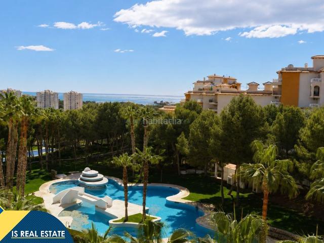 Apartamento en venta en Orihuela, Campoamor. Apartamento con piscina comunitaria, en la provincia de Alicante, en la localidad de Orihuela Costa. 2 habitaciones 53 m² 1 ki. Apartamentos.