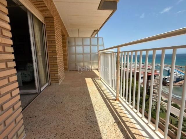 Apartamento en venta en Orihuela, Campoamor. DISTRIBUCIOacuteN DE LA VIVIENDALa propiedad destaca por una distribucioacuten inteligente que optimiza al maacuteximo la entrada. Apartamentos.
