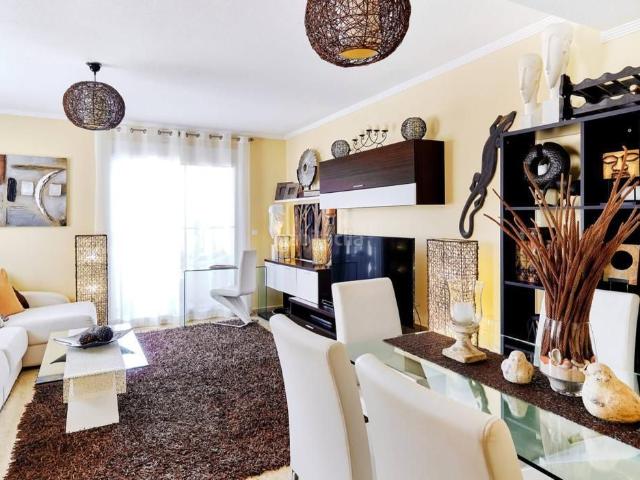 Apartamento en venta en Orihuela, Campoamor. Si buscas una vivienda que combine calidad de vida y una excelente oportunidad de inversioacuten, este amplio apartamento de 110 m. Apartamentos.